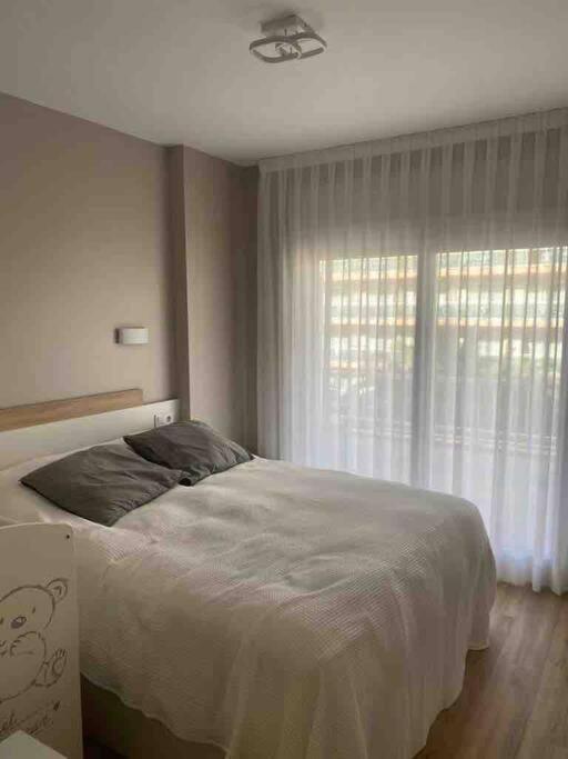 Apartamento Lujoso Piso Enfrente De Playa De Fenals, 2 Terrazas Lloret de Mar Exterior foto
