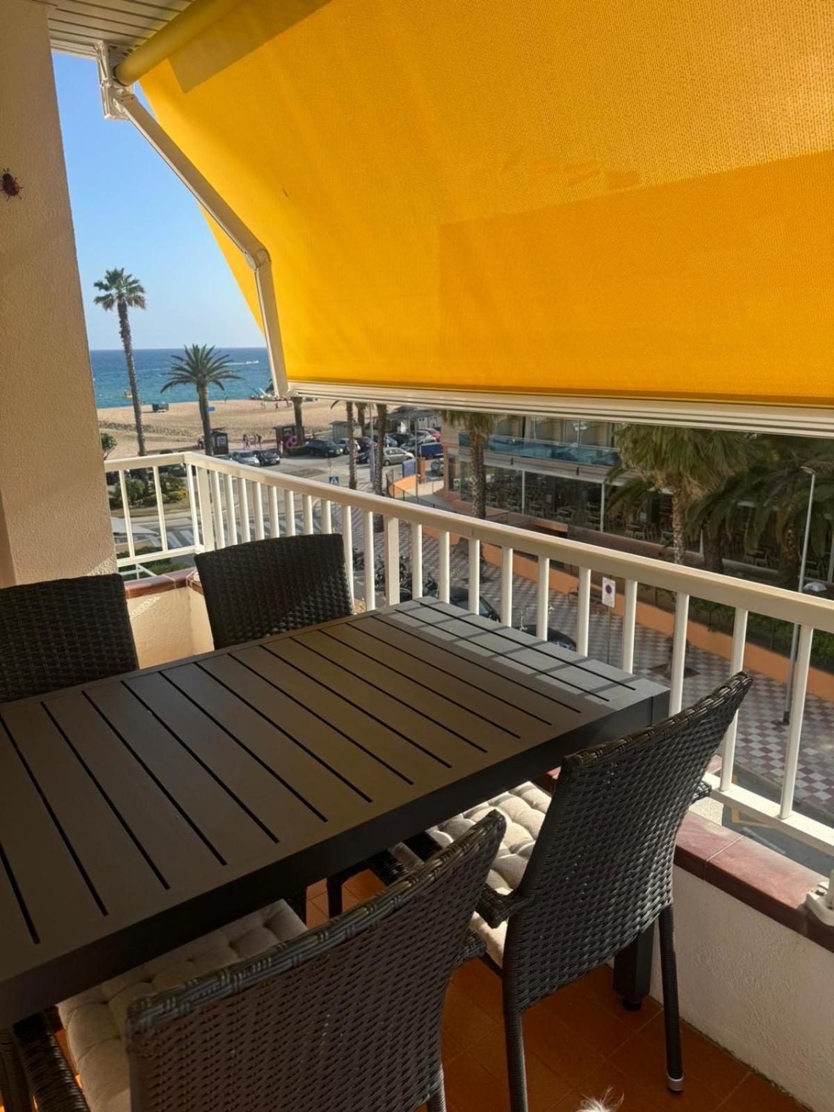 Apartamento Lujoso Piso Enfrente De Playa De Fenals, 2 Terrazas Lloret de Mar Exterior foto
